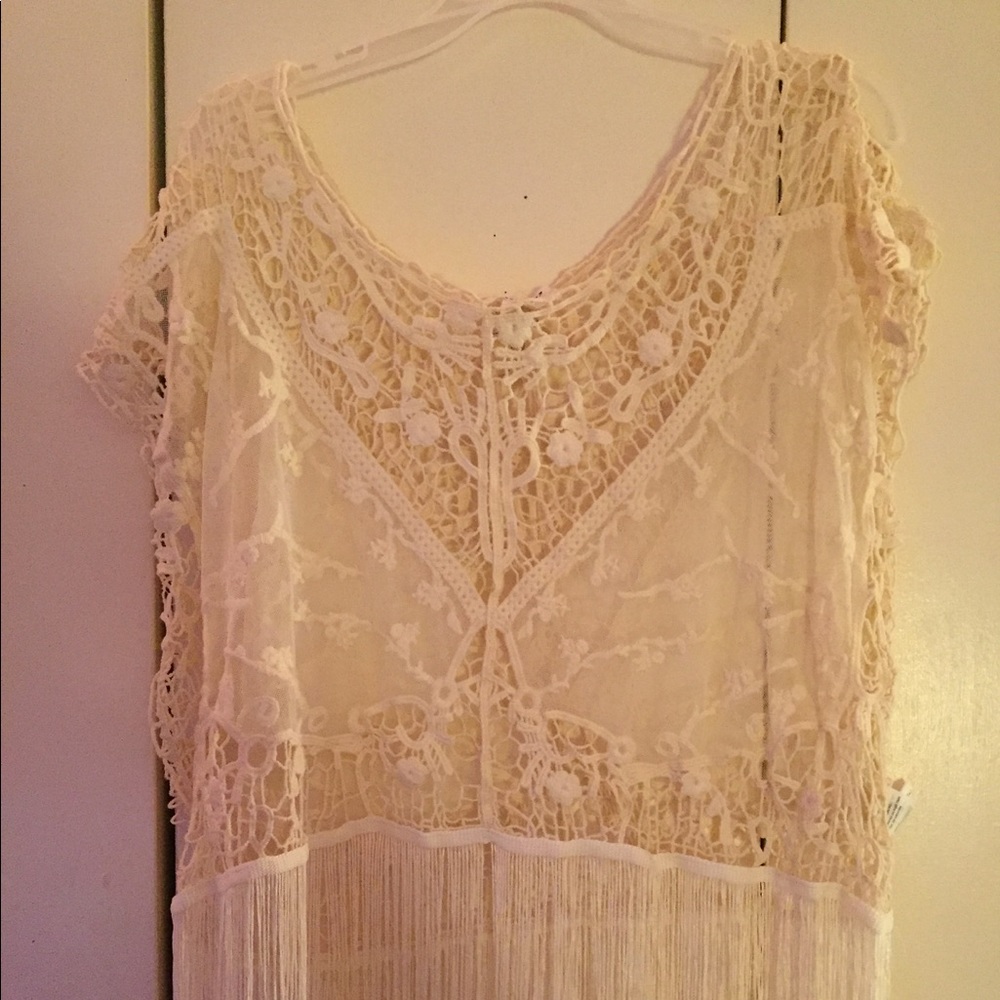 Beautiful laced fringe crop top